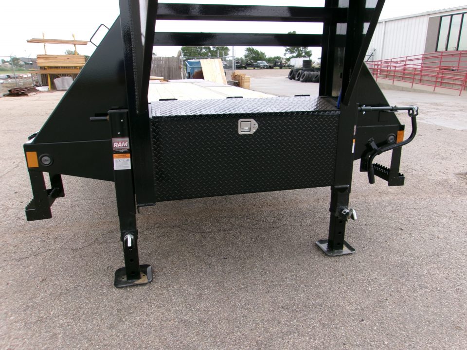 New 2026 Load Trail 32' GN Flatbed w/ Max Ramps & 12k axles, 25.9k