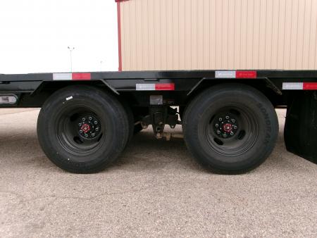 New 2026 Load Trail 32' GN Flatbed w/ Max Ramps & 12k axles, 25.9k