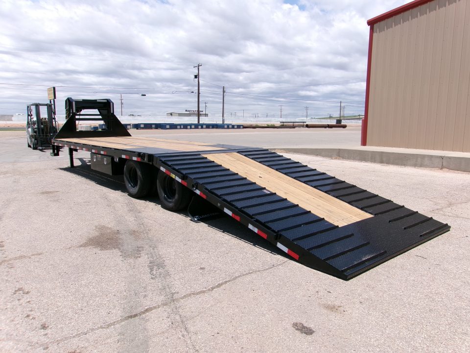 New 2026 Load Trail 32' GN Flatbed w/ 12' Hydraulic Dovetail 24k