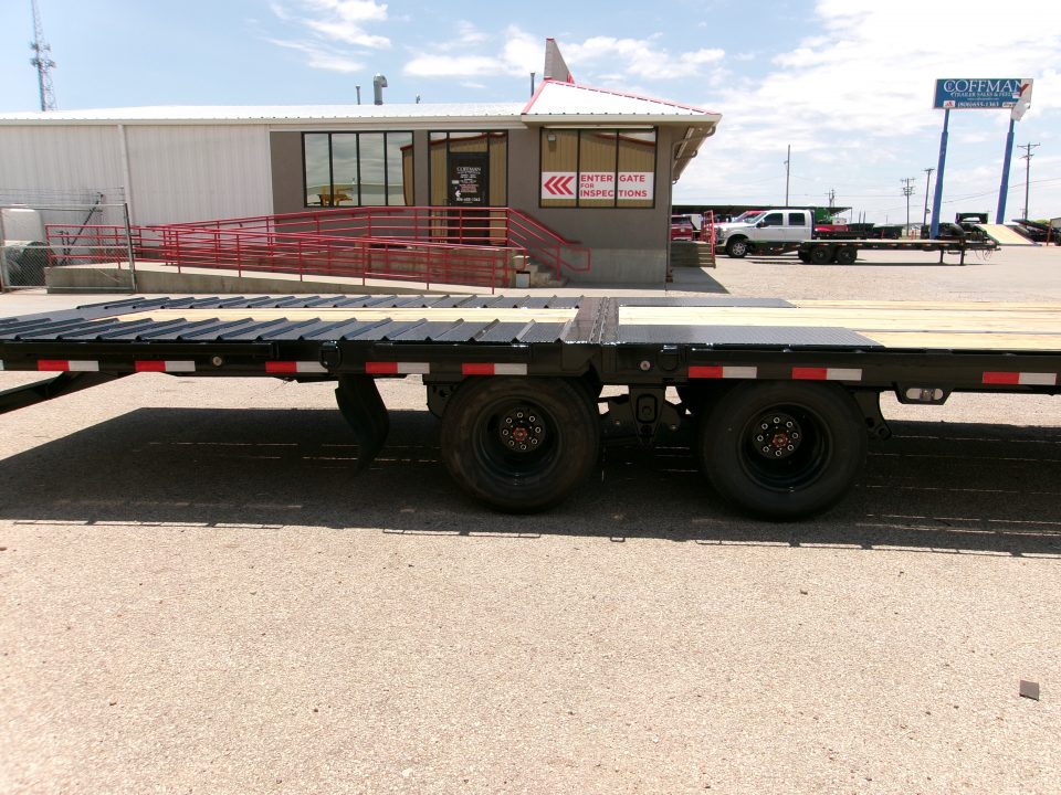 New 2026 Load Trail 32' GN Flatbed w/ 12' Hydraulic Dovetail 24k