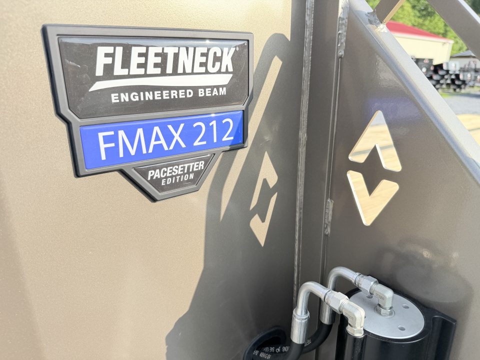 New 2026 Diamond C FMAX212 GOOSENECK TRAILER PACESETTER EDITION HYDRO JACKS & DOVE DISC BRAKES 17.5 ALUMINUM OUTER RIMS