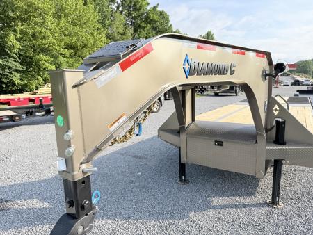 New 2026 Diamond C FMAX212 GOOSENECK TRAILER PACESETTER EDITION HYDRO JACKS & DOVE DISC BRAKES 17.5 ALUMINUM OUTER RIMS
