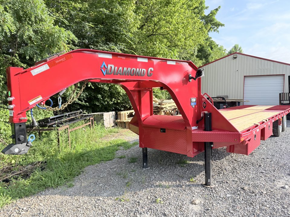 New 2026 Diamond C FMAX212 GOOSENECK TRAILER PACESETTER EDITION HYDRO JACKS & DOVE DISC BRAKES 17.5 ALUMINUM OUTER RIMS