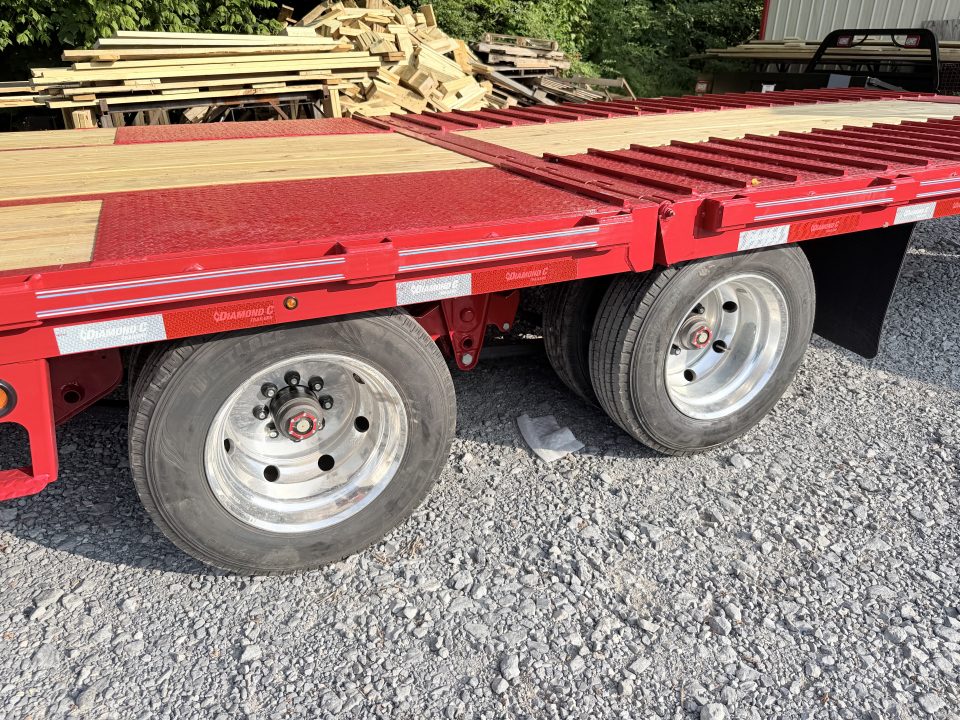 New 2026 Diamond C FMAX212 GOOSENECK TRAILER PACESETTER EDITION HYDRO JACKS & DOVE DISC BRAKES 17.5 ALUMINUM OUTER RIMS