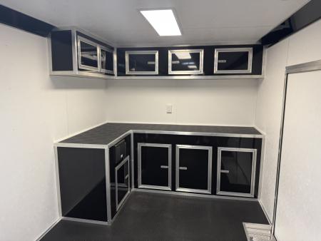 New 2027 Vintage 32’ Tag Race Trailer
