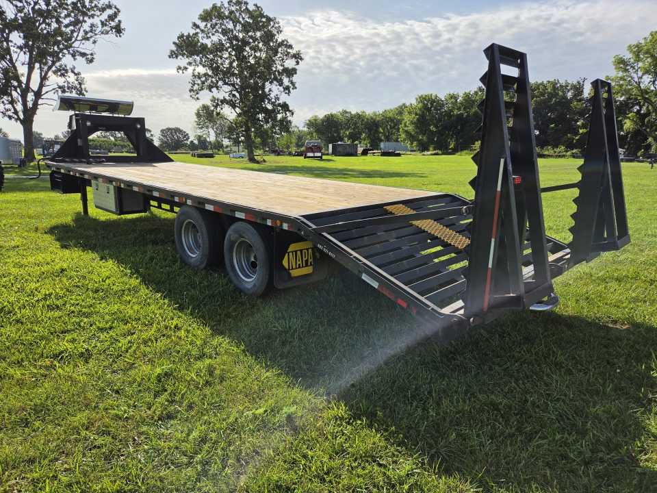 Used 2016 Sun Country 102X28 TANDEM DUAL FLATBED W/5' DOVE ELECTRIC JACKS 14PLY TIRES