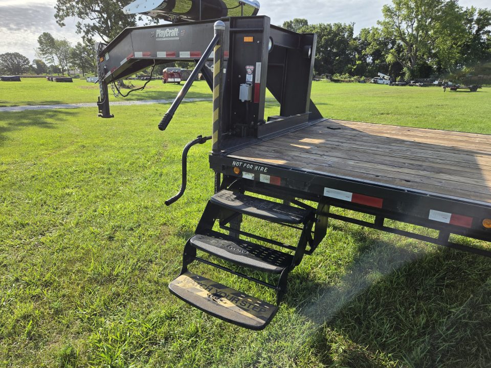 Used 2016 Sun Country 102X28 TANDEM DUAL FLATBED W/5' DOVE ELECTRIC JACKS 14PLY TIRES