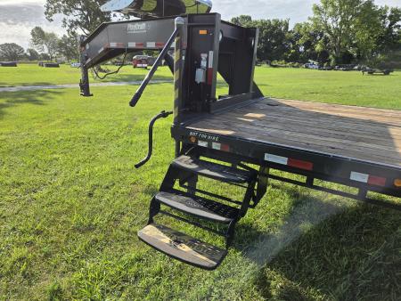 Used 2016 Sun Country 102X28 TANDEM DUAL FLATBED W/5' DOVE ELECTRIC JACKS 14PLY TIRES