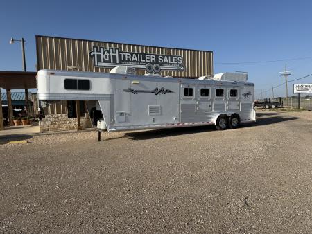 Used 2002 Platinum 4 HORSE LIVING QUARTERS Horse Trailer