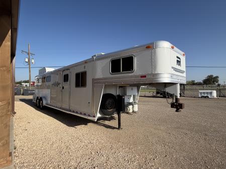 Used 2002 Platinum 4 HORSE LIVING QUARTERS Horse Trailer