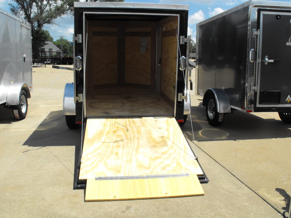 New Arising Enclosed Trailer 5 X 8 Cargo / Enclosed Trailer
