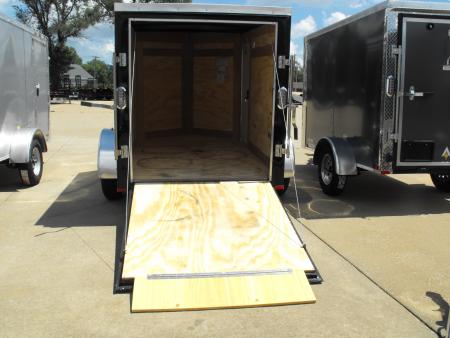 New Arising Enclosed Trailer 5 X 8 Cargo / Enclosed Trailer