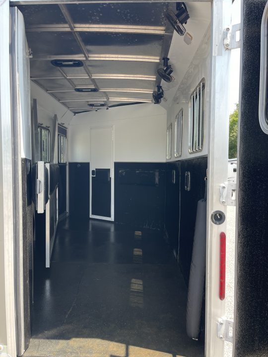 Trailer Photo 28