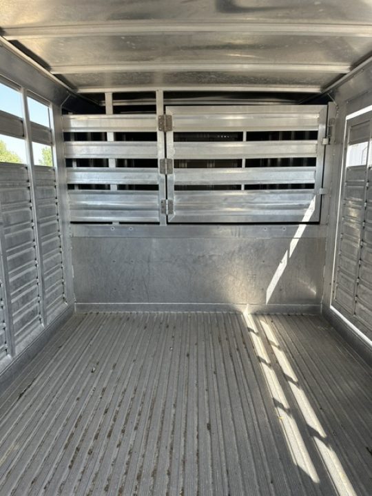Consignment 2013 Featherlite 40' Ground Load