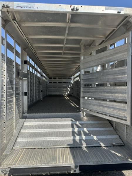 Consignment 2013 Featherlite 40' Ground Load