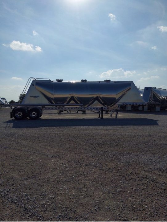 New 2028 MAC PNEUMATIC TANK TRAILER