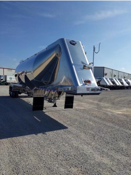 New 2028 MAC PNEUMATIC TANK TRAILER