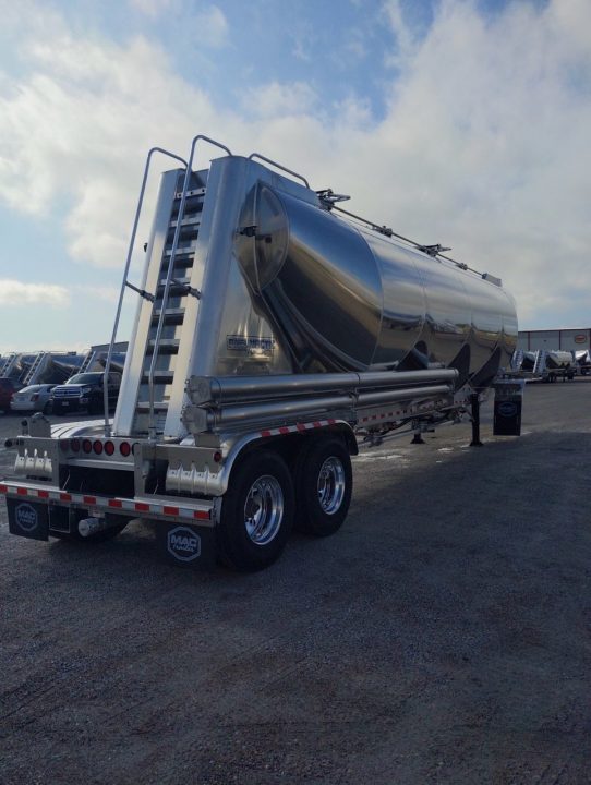 New MAC Trailers 1850 CU FT PNEUMATIC TANK TRAILER