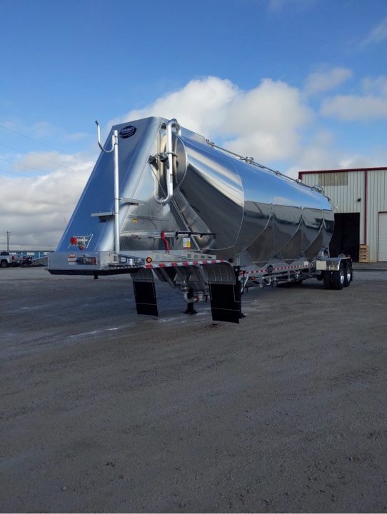 New MAC Trailers 1850 CU FT PNEUMATIC TANK TRAILER