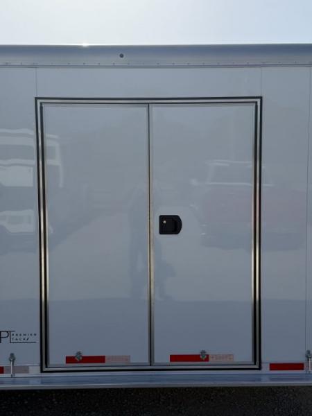 New 2026 Featherlite 3 Horse Gooseneck Premier Tack Horse Trailer