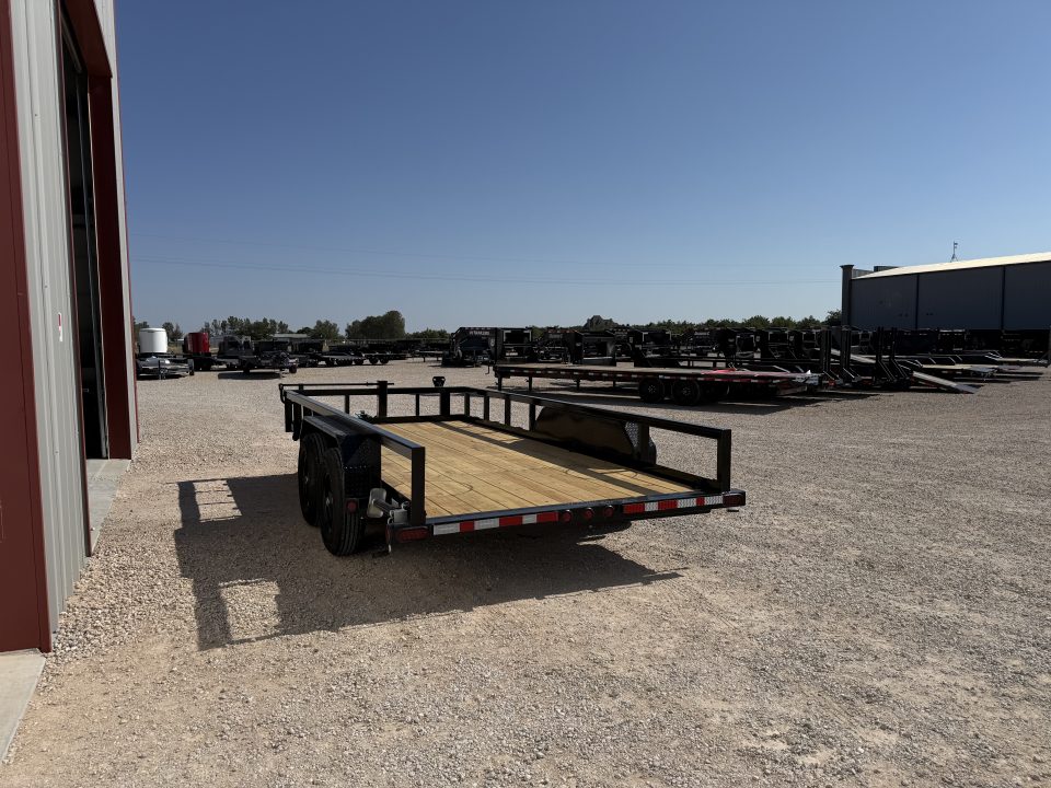 New 2026 PJ 83"x16' Angle Pipetop Trailer – P8