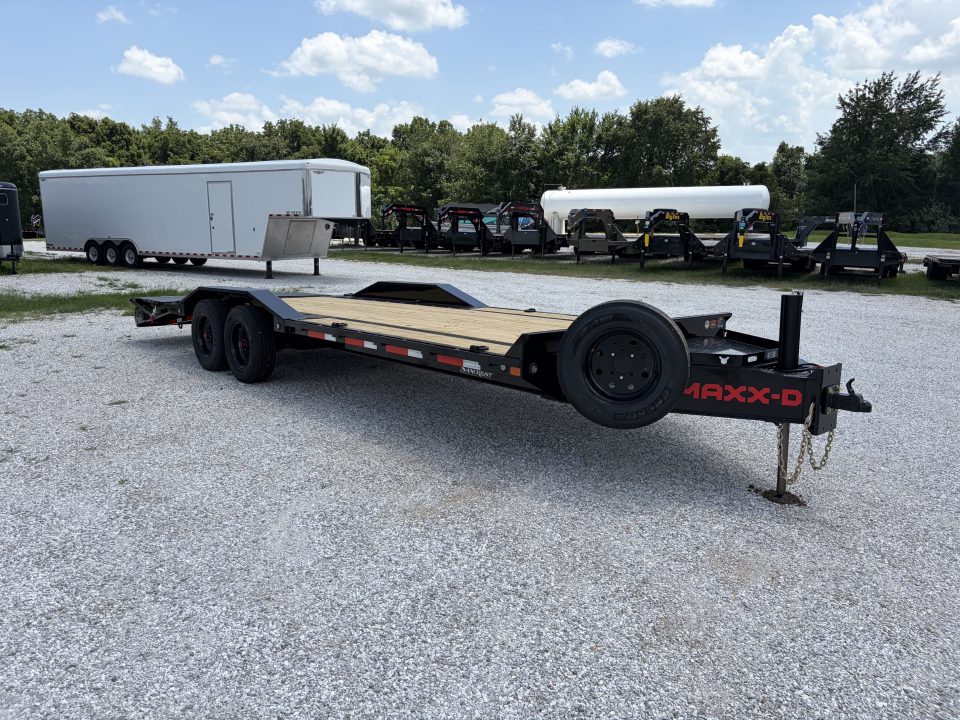 New 2027 MAXX-D 102X24 TANDEM 22K EQUIPMENT W / MAX RAMPS & HYDRO JACK