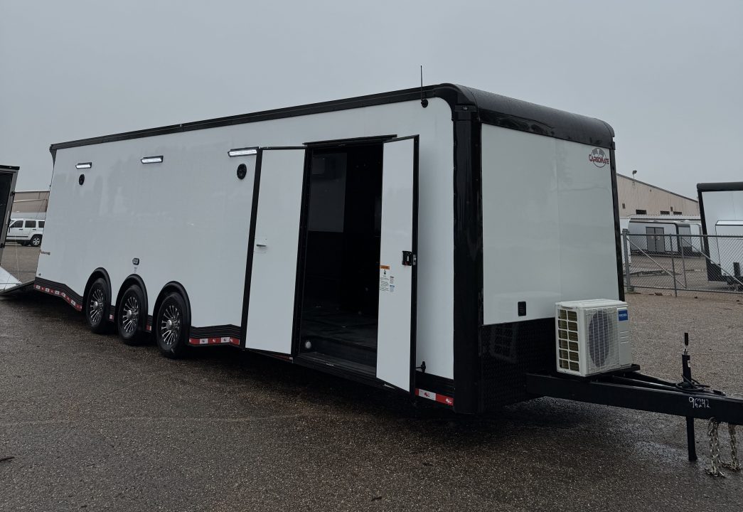 New 32ft Eliminator - SS Racer's Pkg w/ Bath/Shower ST#SOLD