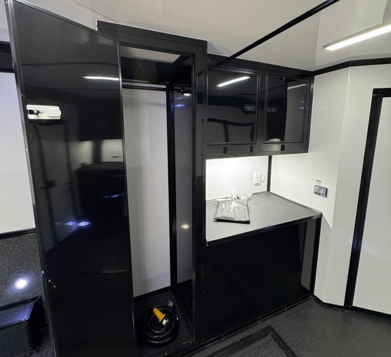 New 32ft Eliminator - SS Racer's Pkg w/ Bath/Shower ST#SOLD