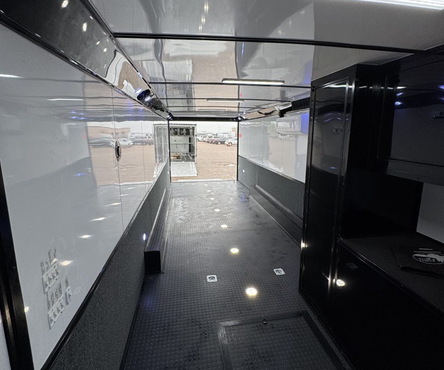 New 32ft Eliminator - SS Racer's Pkg w/ Bath/Shower ST#SOLD