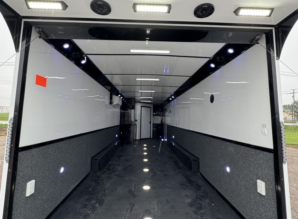 New 32ft Eliminator - SS Racer's Pkg w/ Bath/Shower ST#SOLD