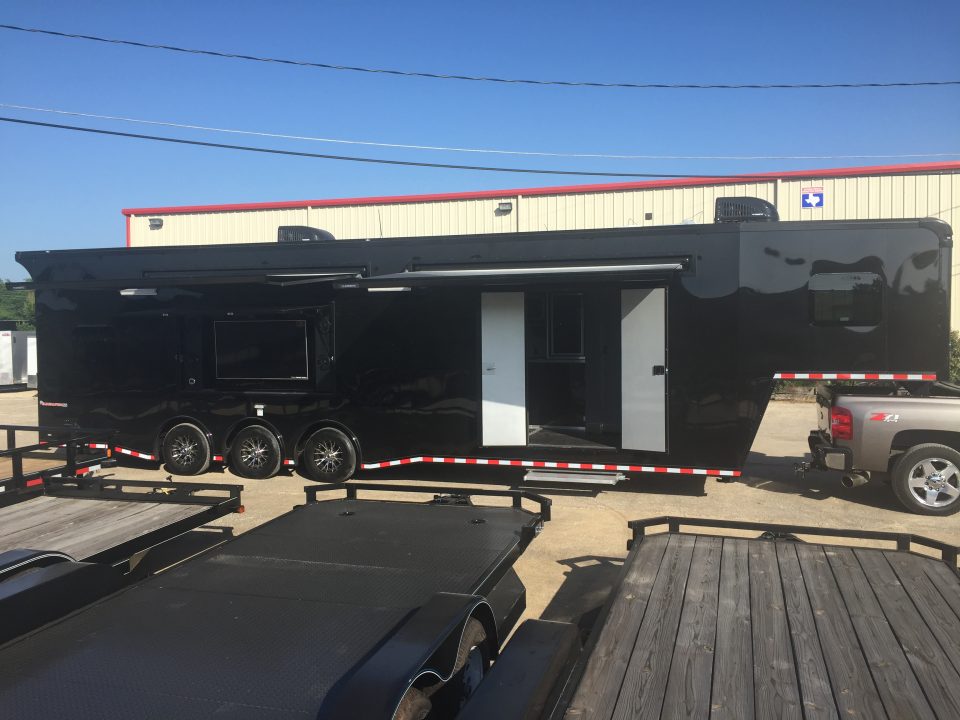 New 40' G/N Motorcycle Living Qtrs SOLD