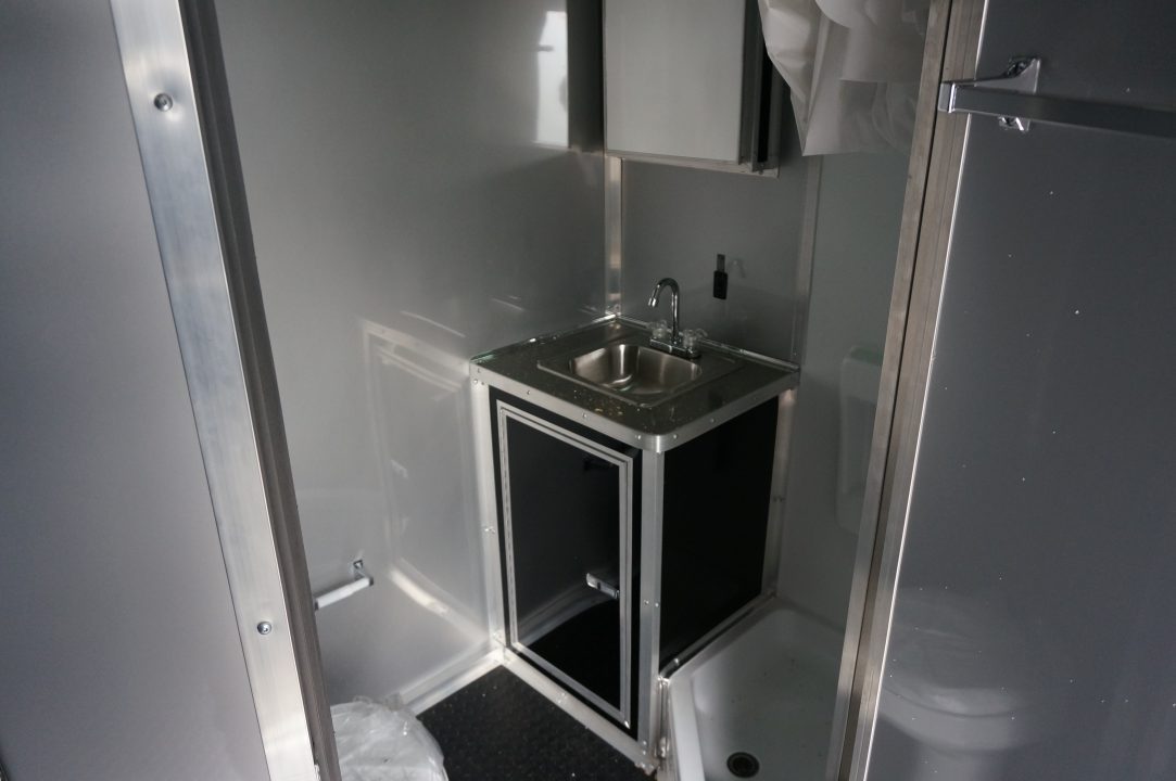 New 32 ft. Eliminator -- Super Stock W/ Bathroom ST#SOLD