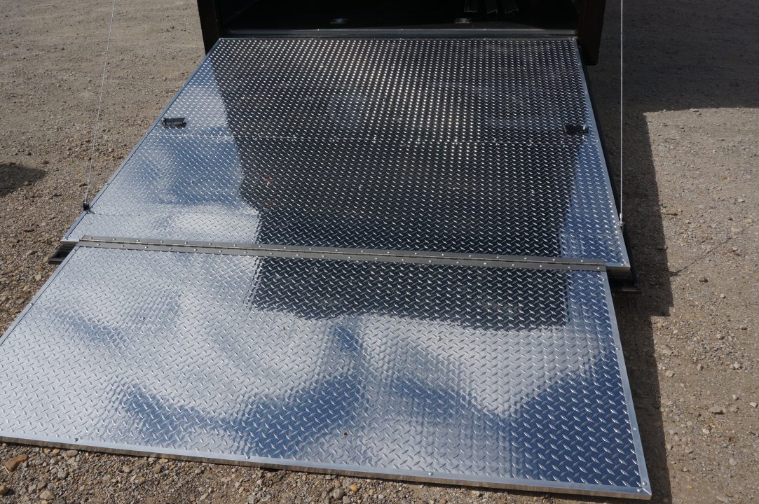 New 32ft Eliminator - SS Racer's Pkg w/ Bath/Shower ST#SOLD