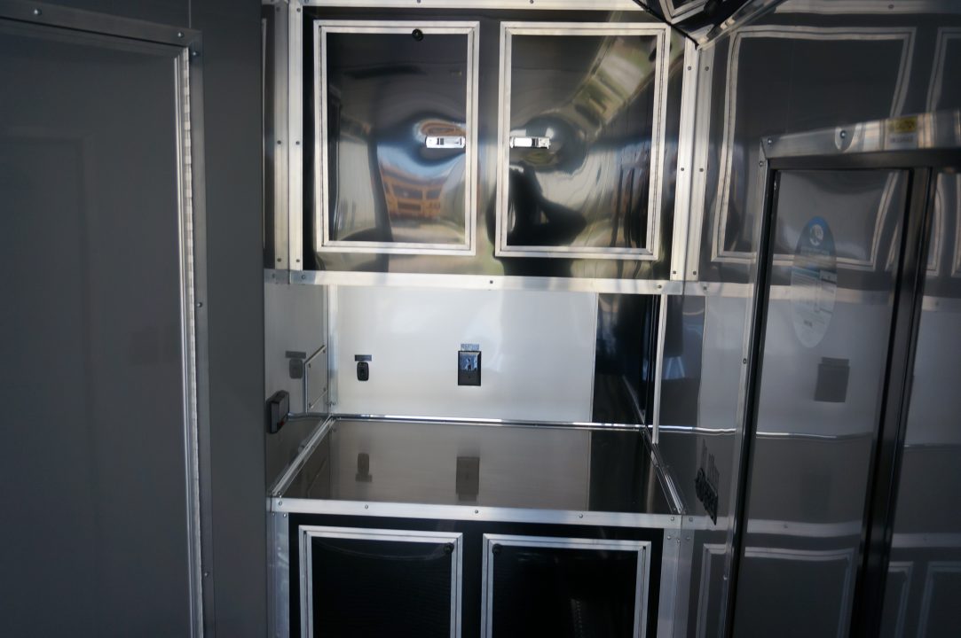 New 32ft Eliminator - SS Racer's Pkg w/ Bath/Shower ST#SOLD