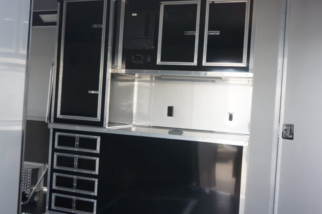 New 32ft Eliminator - SS Racer's Pkg w/ Bath/Shower ST#SOLD