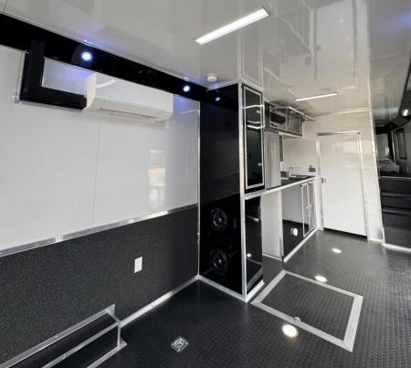 New 8.5 X 44 ELIMINATOR SS RACE TRAILER W/ BATH, BED AND MUCH MORE