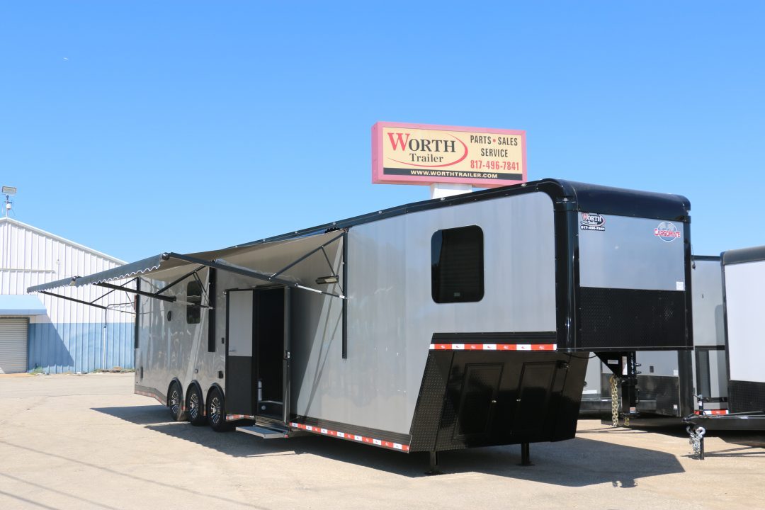 New 2025 Cargo Mate 8.5'X44' GOOSENECK RACECAR TRAILER Car / Racing Trailer
