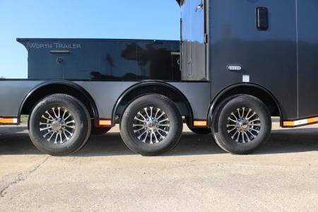 New 8.5X32 HYBRID ENCLOSED TRAILER W/ LIVING QUARTERS ST# SOLD