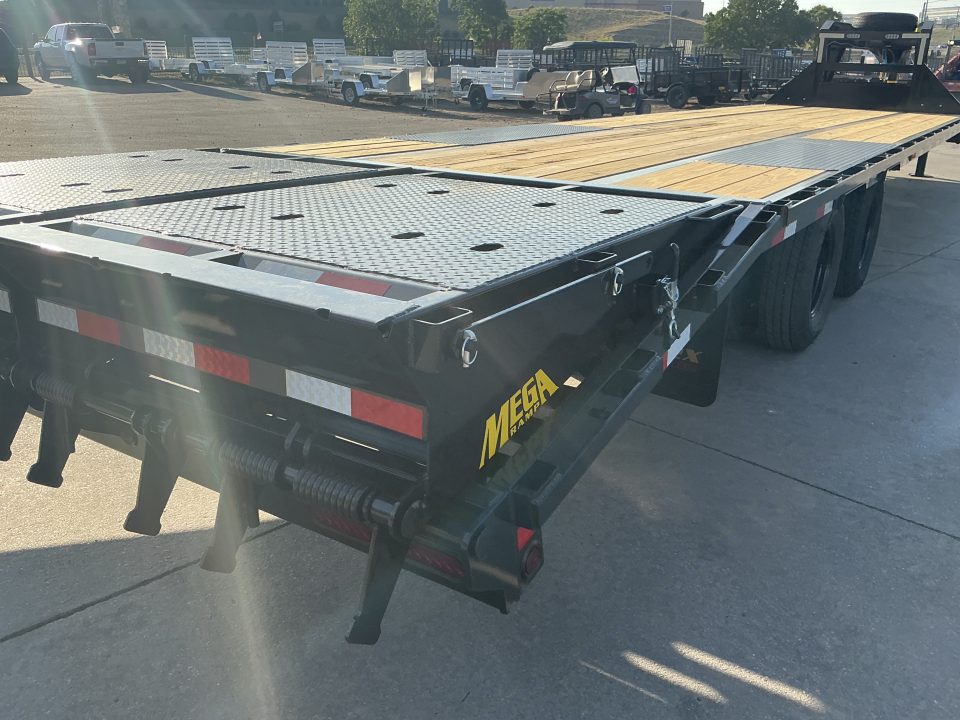 New 2027 Big Tex 22GN-35D5A-MRBK Flatbed Trailer