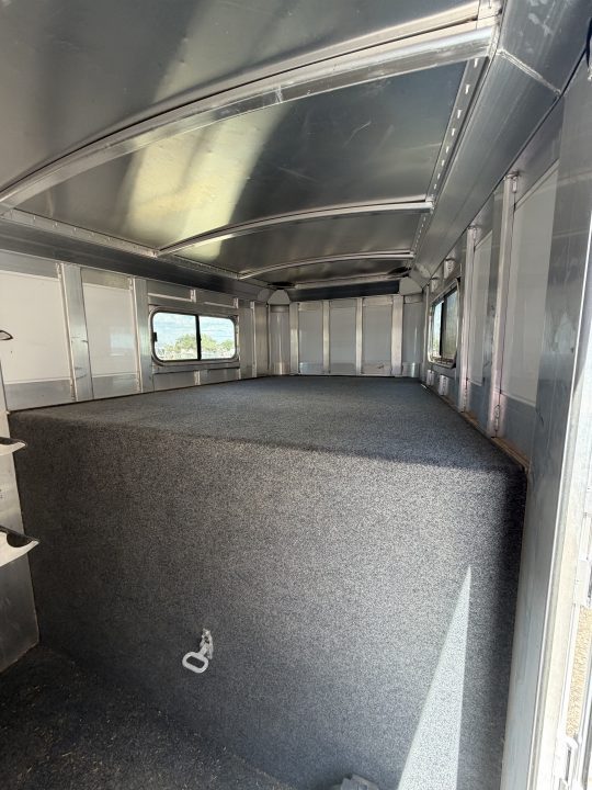 Used 2011 4-Star Trailers 5 HORSE Horse Trailer