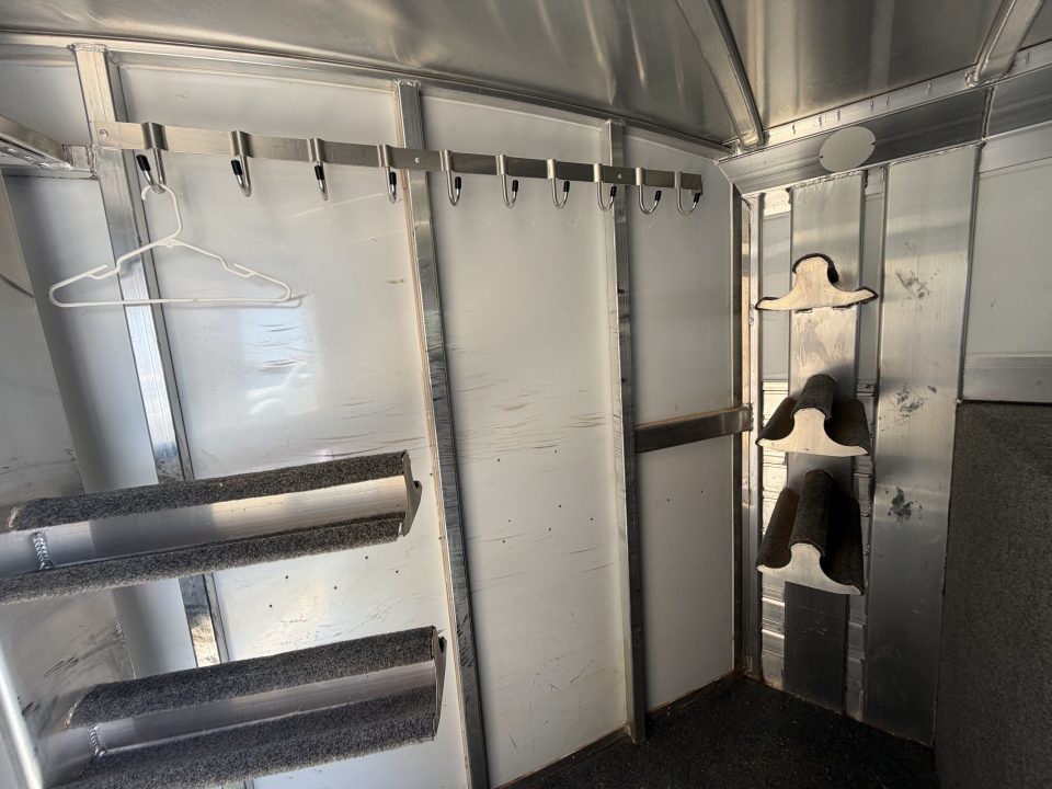 Used 2011 4-Star Trailers 5 HORSE Horse Trailer
