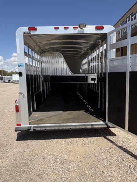 Used 2011 4-Star Trailers 5 HORSE Horse Trailer