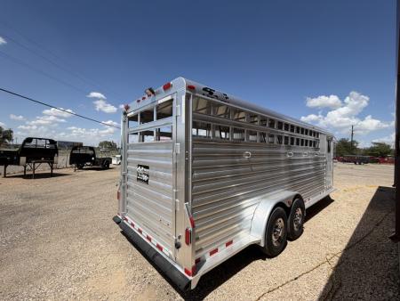 Used 2011 4-Star Trailers 5 HORSE Horse Trailer