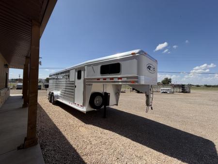 Used 2011 4-Star Trailers 5 HORSE Horse Trailer