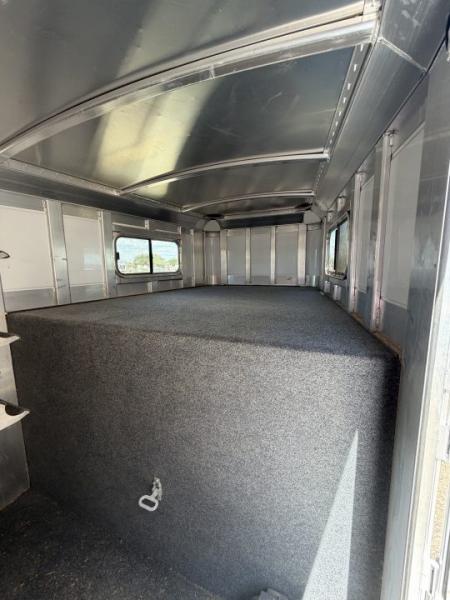 Used 2011 4-Star Trailers 5 HORSE Horse Trailer