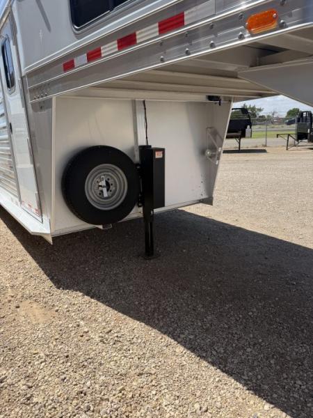 Used 2011 4-Star Trailers 5 HORSE Horse Trailer