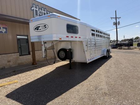 Used 2011 4-Star Trailers 5 HORSE Horse Trailer