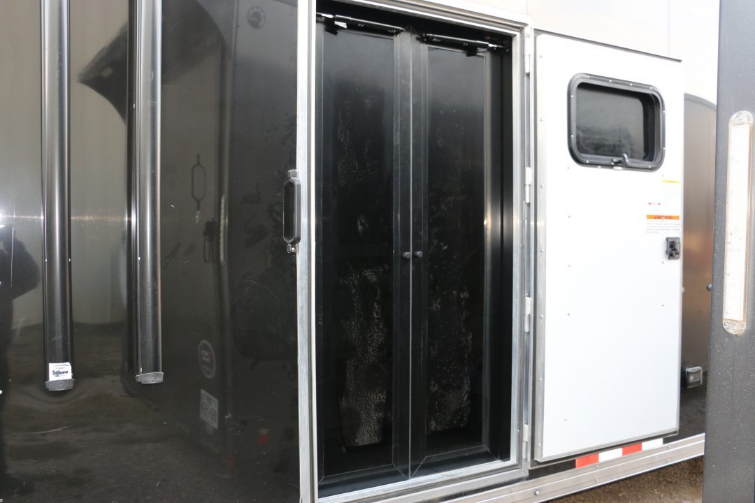 New SLIDING DOORS FOR YOUR TRAILER!!!
