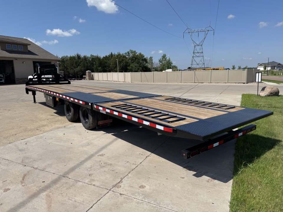 Used 2023 Midsota FB36GN Hydraulic Tail Flatbed Trailer