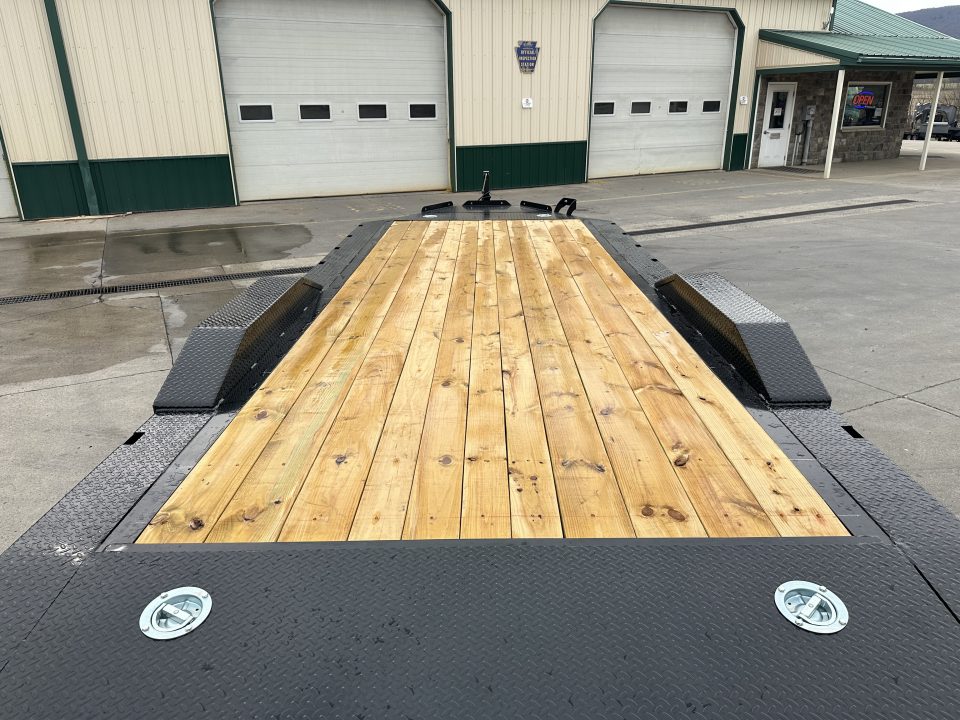 New Diamond C 20' Equipment Trailer with Slide in Ramps (GTF)